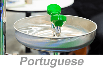 Using Eyewashes and Emergency Showers (Portuguese)